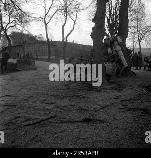 FLAK 18 8,8 cm / 88 mm Flugabwehrkanone mit SD.Kfz 7 Wehrmacht Luftwaffe 3. Reich - Gun antiaereo 18 8,8cm / 88mm German Air Force terzo ricco / Germania nazista Foto Stock