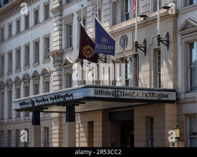 LONDRA, Regno Unito - 26 MAGGIO 2023: Ingresso al London Paddington Hotel by Hilton su Praed Street Foto Stock