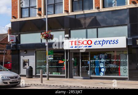 Il ramo di Tesco Express in Linthorpe Road,Middlesbrough,l'Inghilterra,UK Foto Stock