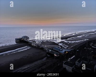 Blackpool North Pier al tramonto Foto Stock