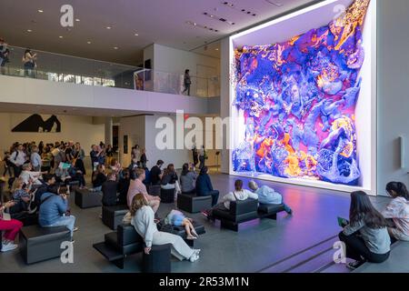 L'opera d'arte digitale di Refik Anadol, 'Unsupervised', è un'installazione di intelligenza artificiale che aggiunge il Museo di Arte moderna, 2023, NYC, USA Foto Stock