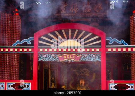 All'interno del Tempio di Mengjia Longshan a Wanhua (Taipei/Taiwan) Foto Stock