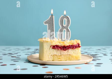 18 anni di torta di compleanno Foto stock - Alamy