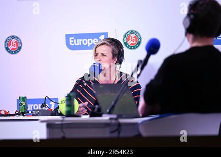 Parigi, Francia. 31st maggio, 2023. Celine Geraud (radio Europa 1) durante il torneo di tennis French Open, Grand Slam del 31 maggio 2023 allo stadio Roland Garros di Parigi, Francia. Credit: Victor Joly/Alamy Live News Foto Stock