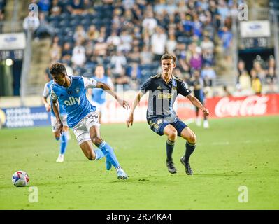 Chester, Pennsylvania, Stati Uniti. 31st maggio, 2023. 31 maggio 2023, Chris DONOVAN (25) di Chester PA-Philadelphia Union in azione contro ADILSON MALANDA del Charlotte FC (29) durante la partita al Subaru Park a Chester, PA (Credit Image: © Ricky Fitchett/ZUMA Press Wire) SOLO PER USO EDITORIALE! Non per USO commerciale! Foto Stock