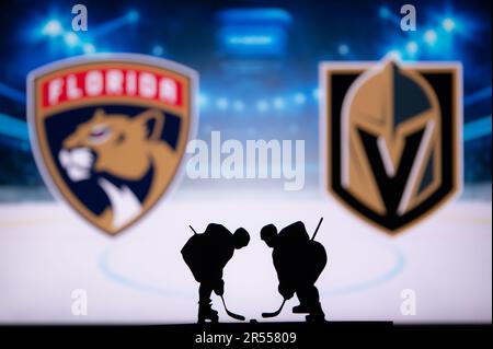 FLORIDA, Stati Uniti, 31 MAGGIO 2023: La ricerca per la supremazia di NHL: Finali di Stanley Cup Wallpaper che caratterizza i panthers di Florida contro i cavalieri dorati di Vegas Foto Stock