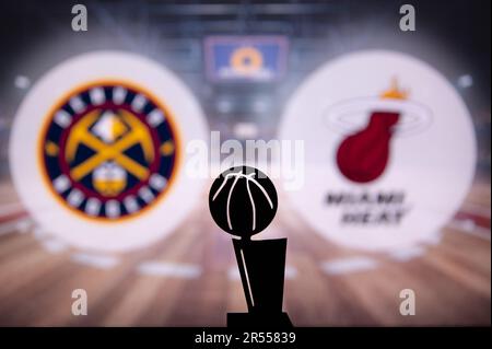 DENVER, USA, 31 MAGGIO 2023: Finali NBA Denver Nuggets vs Miami Heat. Silhouette del Larry o'Brien Championship Trophy per il vincitore dell'NBA Foto Stock