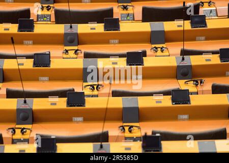 L'emiciclo del Parlamento europeo nell'edificio Paul-Henri Spaak della sede del Parlamento europeo nell'Espace Leopold / Leopoldruimte nel Qu europeo Foto Stock