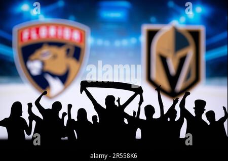 LAS VEGAS, USA, 31 MAGGIO 2023: Le finali della NHL Stanley Cup. Florida Panthers vs Vegas Golden Knights, Silhouette di tifosi che fanno il tifo per le squadre NHL in Foto Stock