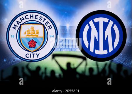 ISTANBUL, TURCHIA, 31 MAGGIO 2023: Silhouette di tifosi in Football Arena mentre UCL Finals Manchester City (ENG) vs Inter Milan (ITA). Campioni UEFA Leagu Foto Stock