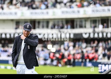 Ben Stokes d'Inghilterra durante il LV= Insurance Day One Test Match Inghilterra vs Irlanda a Lords, Londra, Regno Unito, 1st giugno 2023 (Foto di Craig Thomas/News Images) Foto Stock