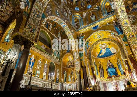 Interno della famosa Cappella della Palatina all'interno del Palazzo dei Normanni di Palermo, Sicilia, Italia Foto Stock