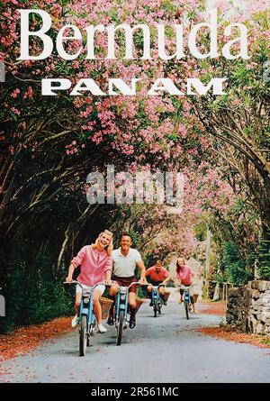 Poster di viaggio Bermuda (Pan American World Airways, 1960s) turisti felici sugli scooter Foto Stock