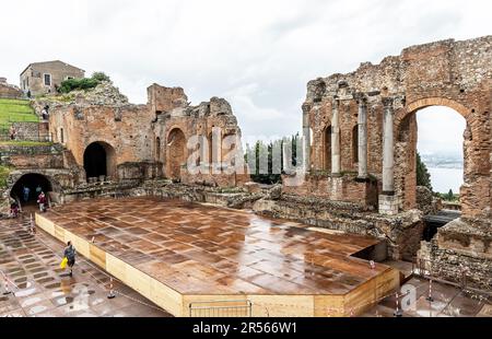 L'antico Teatro Greco a Taormina Sicilia Italia Foto Stock