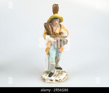 Antico 19thc Samson Meissen porcellana figura di un venditore di spazzole Foto Stock