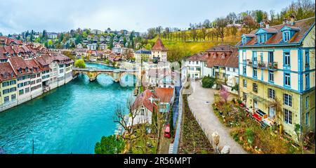 Panorama di case storiche su entrambe le rive del fiume Aare, nella parte più antica di Berna, Svizzera Foto Stock