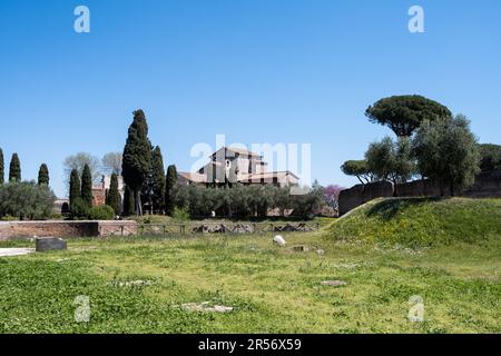 Italia, Roma, 2022-04-14. Turismo attraverso la città di Roma, la capitale italiana, con i suoi monumenti e siti archeologici. Italie, Roma, le 2022-04- Foto Stock