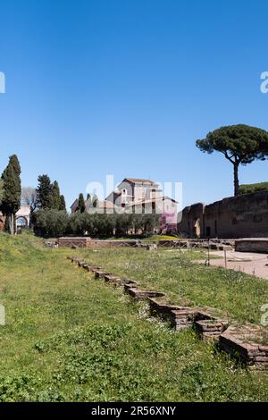 Italia, Roma, 2022-04-14. Turismo attraverso la città di Roma, la capitale italiana, con i suoi monumenti e siti archeologici. Italie, Roma, le 2022-04- Foto Stock