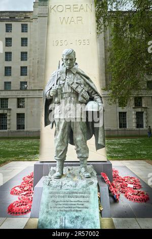 Memorial, ai soldati che combattevano nella guerra di Corea (1950-1953), nel giardino Whitehall fuori dal Ministero della Difesa del governo britannico. Foto Stock