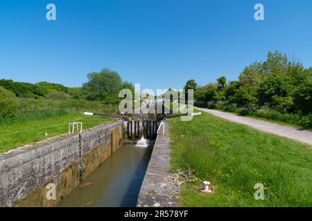 Devizes Caen Locks serrature multiple Kennet e Avon canale Wiltshire Inghilterra Regno Unito Foto Stock