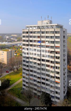 Karlsruhe, Durlach, edificio alto, facciata, tetto piatto, condominio, silo residenziale, balconi Foto Stock