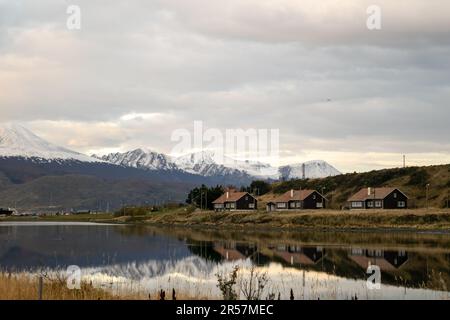 Case pittoresche nella città di Ushuaia, Tierra del Fuego, Argentina Foto Stock