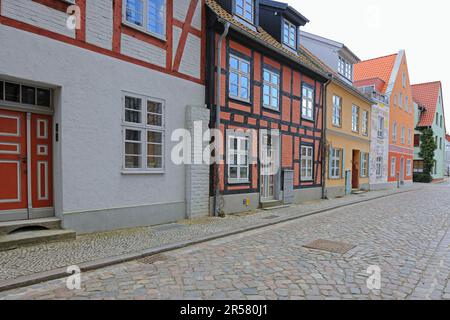 Case ristrutturate, case a graticcio, Città Vecchia, Città anseatica di Stralsund, Meclemburgo-Pomerania occidentale, Germania Foto Stock