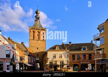 Culemborg, Paesi Bassi, 25 aprile 2023; porta cittadina nella città fortificata di Culemborg, nella provincia di Gelderland, nei Paesi Bassi. Foto Stock
