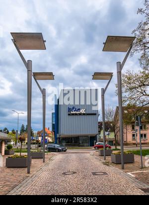 Villingen-Schwenningen, Germania - 30 aprile 2023: Blue Boxx kinos - un cinema tedesco a Villingen, Baden Wurttemberg Foto Stock