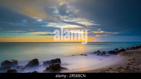 Tramonto sul Golfo del Messico da Caspersen Beach a Venezia Florida USA Foto Stock
