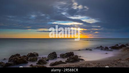 Tramonto sul Golfo del Messico da Caspersen Beach a Venezia Florida USA Foto Stock