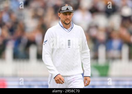 Joe Root of England durante il LV= Insurance Day One Test Match Inghilterra vs Irlanda a Lords, Londra, Regno Unito, 1st giugno 2023 (Photo by Craig Thomas/News Images) Foto Stock