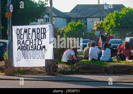 La protesta di Falmouth del 4th contro la modifica della nave Bibby Stockholm da parte dell'AP per accogliere 500 rifugiati Foto Stock