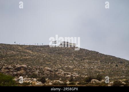 Valle del Giordano, Palestina. 01st giugno, 2023. Una visione dell'avamposto illegale di Koki vicino al khirbet, che è minacciato di demolizione da parte dell'esercito israeliano, nella valle settentrionale del Giordano, nella Cisgiordania occupata settentrionale. Oggi, 1 giugno, il governo israeliano ha consegnato undici ordini di demolire le case per i residenti di questo khirbet, che si trova vicino all'avamposto illegale di Koki. Credit: SOPA Images Limited/Alamy Live News Foto Stock