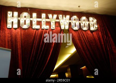La cena di beneficenza di Hollywood Nights in aiuto della Prince of Wales Hospital Foundation al Four Seasons Hotel. 23.11.06. Sydney, Australia. Foto Stock
