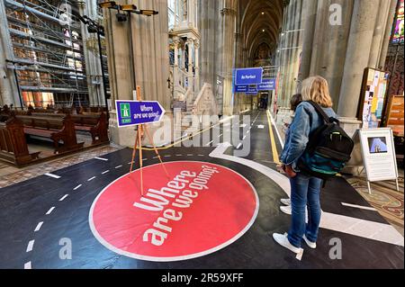 Vienna, Austria. Chiesa votiva Vienna. Mostra di Dian Kostov nella Chiesa votiva Foto Stock