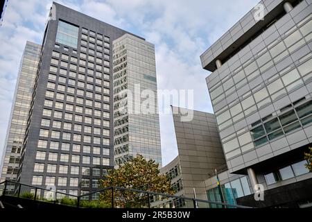 AMSTERDAM - 29 SETTEMBRE 2021: Sede centrale di ABN AMRO a Gustav Mahlerplein, nel quartiere commerciale di Zuidas. Foto Stock