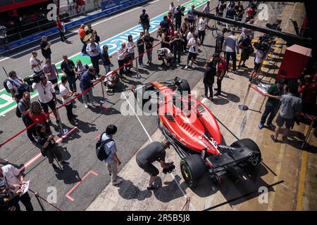 Spagna, 02/06/2023, Charles Leclerc in pista durante le prove in vista del Gran Premio di Spagna F1 sul circuito di Barcellona-Catalunya il 2 giugno 2023 a Barcellona, Spagna. (Foto di Sergio Ruiz / PRESSIN)Credit: PRESSINPHOTO SPORTS/ Alamy Live News Foto Stock