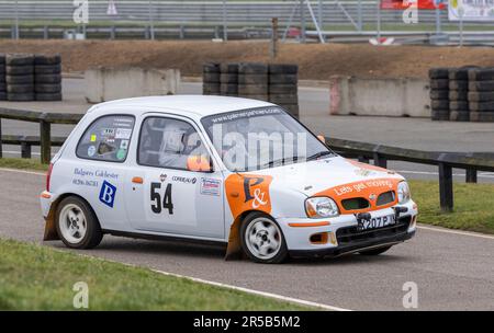 Barrie Marshall nella Nissan Micra 2000 durante l'evento Snetterton Stage Rally 2023, Norfolk, Regno Unito. Foto Stock