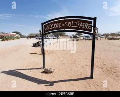 Solitaire, Namibia - 12 agosto 2018: Ingresso a Solitaire, famosa città nel deserto Foto Stock