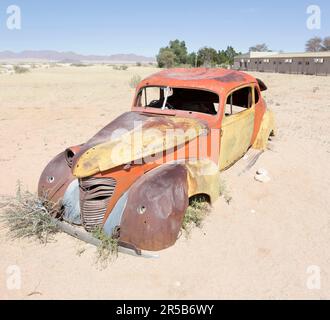 Solitaire, Namibia - 12 agosto 2018: Auto abbandonata a Solitaire, famosa città nel deserto Foto Stock