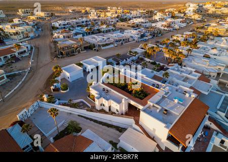 Una veduta aerea del fronte Spiaggia di Las Conchas a Puerto Penasco, Messico. Foto Stock