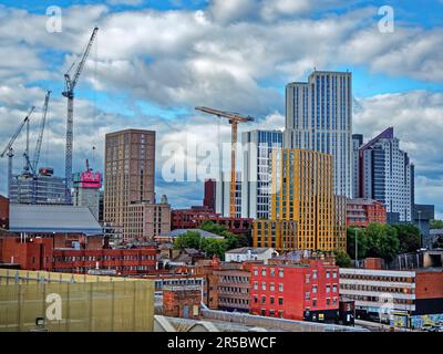 Regno Unito, West Yorkshire, Leeds, Arena Quarter, Altus House, Opal Tower, vita St Albans e Qone edifici. Foto Stock