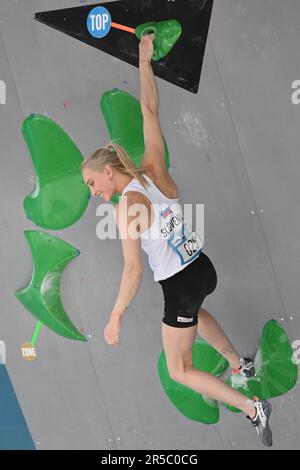 Praga, Repubblica Ceca. 02nd giugno, 2023. Scalatore della Slovenia Janja Garnbret compete durante la qualificazione femminile di Boulder World Cup a Praga, Repubblica Ceca, 2 giugno 2023. Credit: Michal Kamaryt/CTK Photo/Alamy Live News Foto Stock