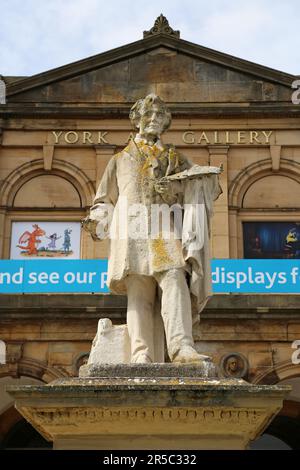 Statua dell'artista William Etty, York Art Gallery, Exhibition Square, Saint Leonard's Place, York, North Yorkshire, Inghilterra, Gran Bretagna, Regno Unito, Europa Foto Stock