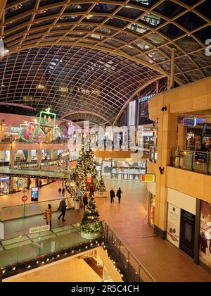 Regno Unito, West Yorkshire, Leeds, Trinity Leeds Shopping and Leisure Centre Foto Stock