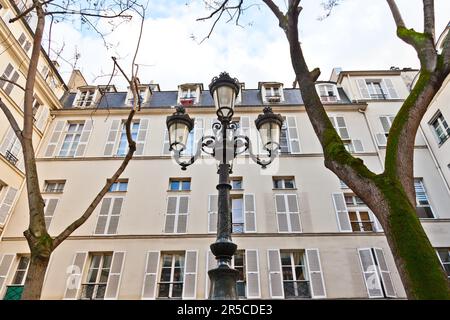 La Place de Furstenberg, dove Delacroix ha deciso di vivere, è famosa come una delle piazze più affascinanti di Parigi Foto Stock