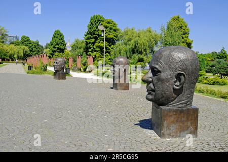 Sculture, Parco Herastrau, Bucarest, Romania, Piazza d'Europa Foto Stock