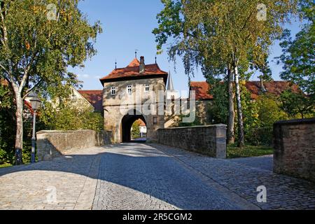 Mainbernheimer Tor, doppia porta, Iphofen, bassa Franconia, Baviera, Acciottolato, Germania Foto Stock