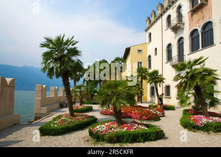 Giardino del Palazzo dei Capitani a Malcesine sul Lago di Garda Foto Stock